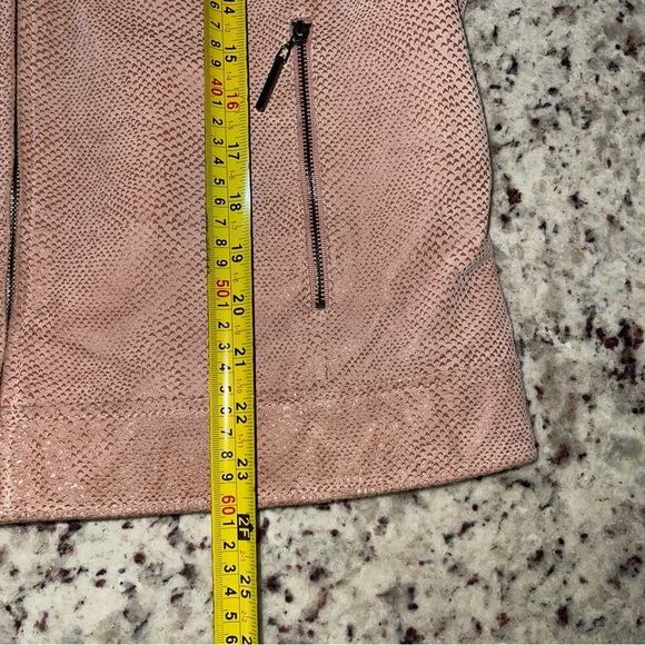 Terry Lewis Pink Suede Jacket Croc Embossed Size Medium 100% Leather Mauve Crop - Picture 9 of 9